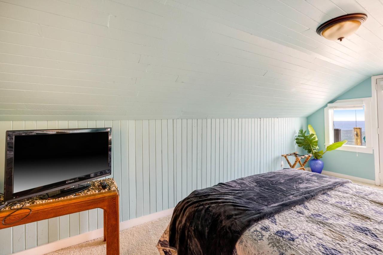 Captain'S Quarters And Cabins Depoe Bay Habitación foto